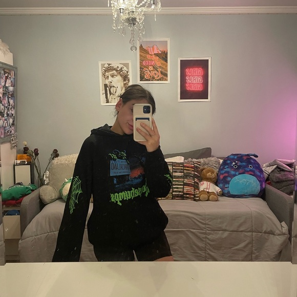 Tops - goosebumps hoodie